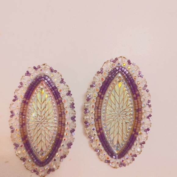 Beautiful beaded earrings - Picture 1 of 3